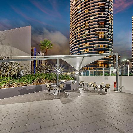 Air On Broadbeach Гоулд Коуст Екстериор снимка