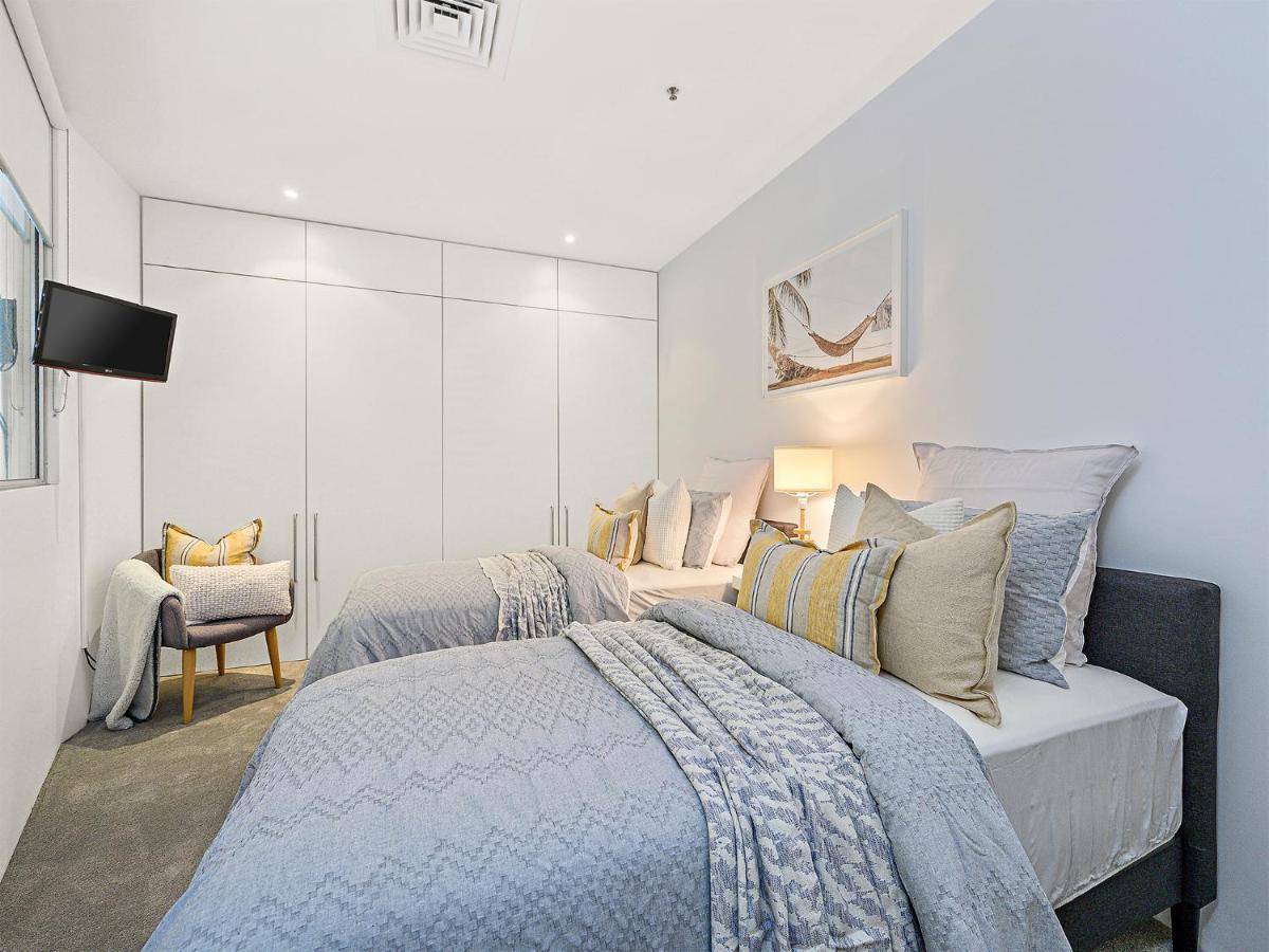 Air On Broadbeach Гоулд Коуст Екстериор снимка
