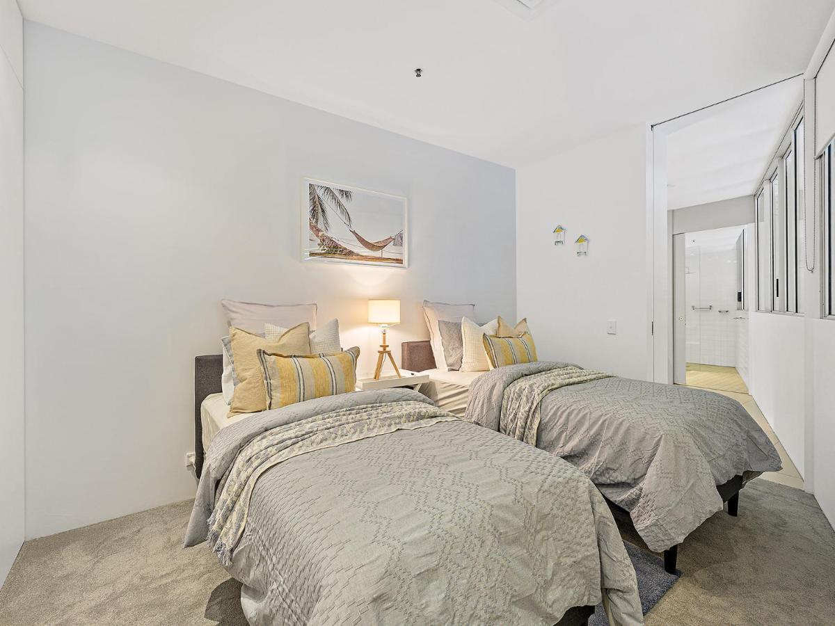 Air On Broadbeach Гоулд Коуст Екстериор снимка