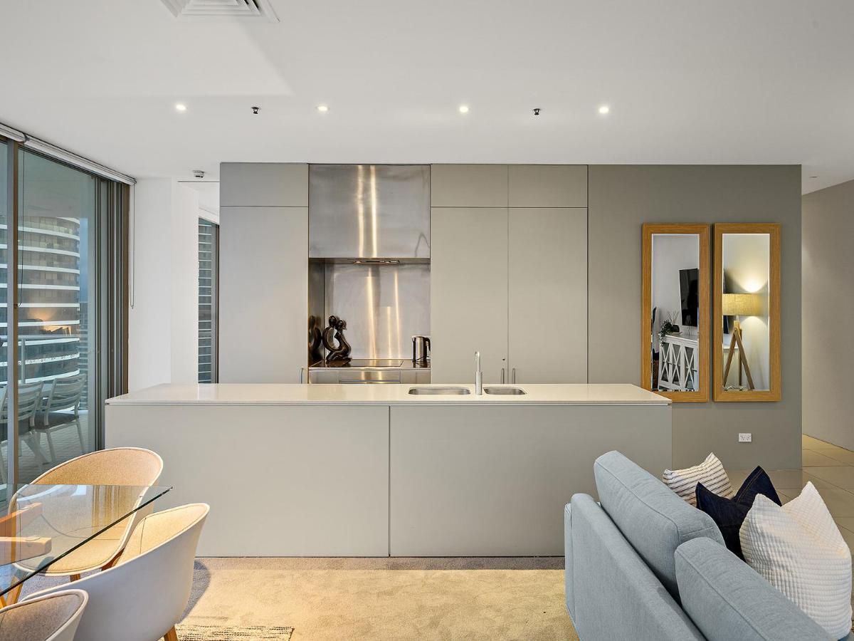Air On Broadbeach Гоулд Коуст Екстериор снимка